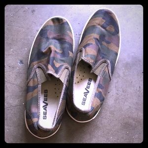 BARELY WORN RARE CAMO PRINT SEAVEES - Size 8!